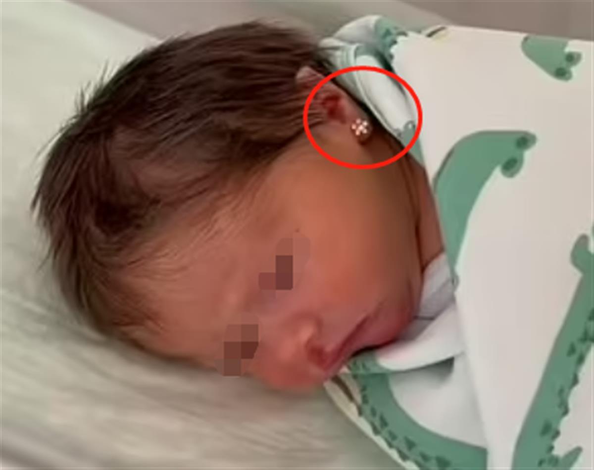 女婴出生仅2天就被母亲打耳洞，网友痛批，也有人力挺