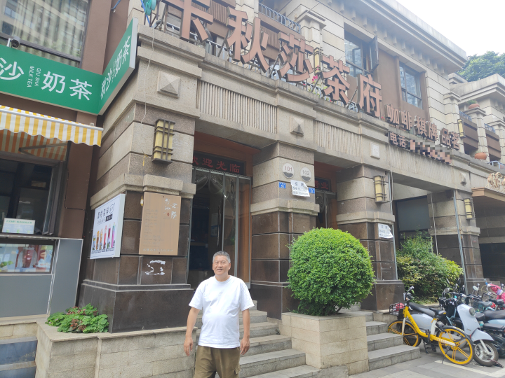 56岁高考“钉子户”梁实：即将考第27次，不懂大学有啥专业4