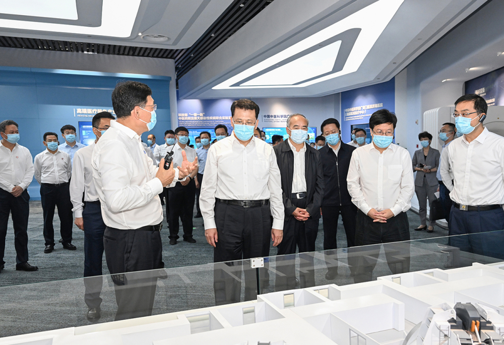 重庆市党政代表团赴山东考察并召开山东·重庆东西部协作第十九次联席会议 携手打造山区库区强县富民标志性成果 在中国式现代化场景中谱写鲁渝协作新篇章 袁家军林武在联席会议上讲话 胡衡华出席7