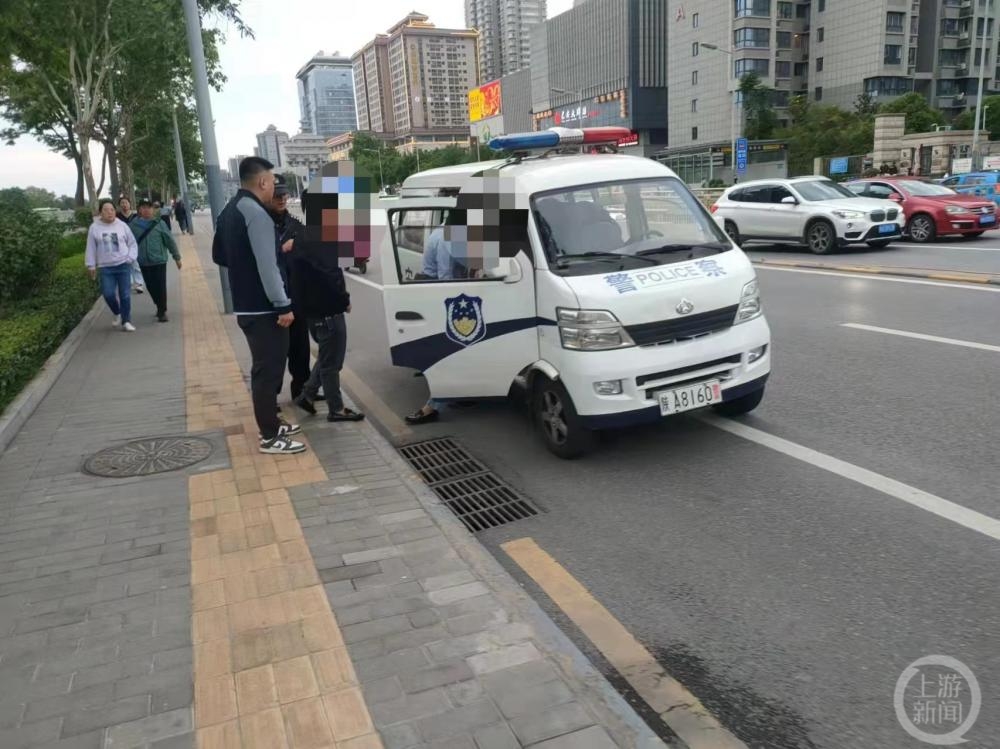 西安一男子打赏女主播花光10多万积蓄，结婚10年妻子气得要跳护城河2