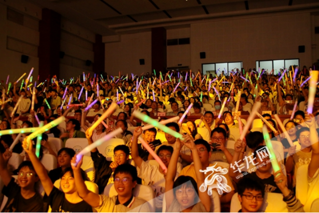 有仪式感,但不是简单的仪式!铁中这堂毕业“感恩课”好评了!(2)1450
