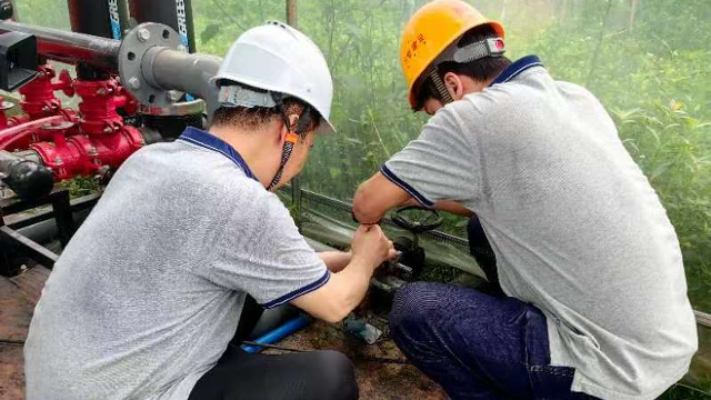 助推乡村振兴 他们及时为村里蔬菜基地送去灌溉物资