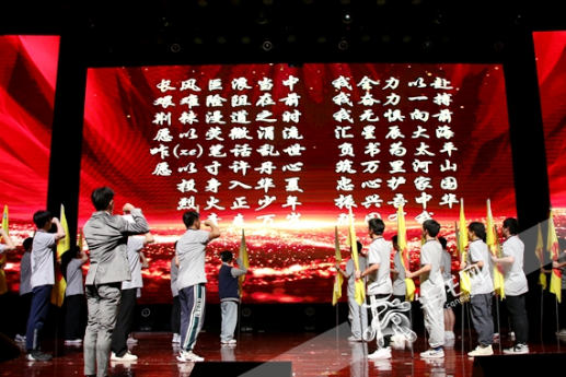 有仪式感,但不是简单的仪式!铁中这堂毕业“感恩课”好评了!(2)1431