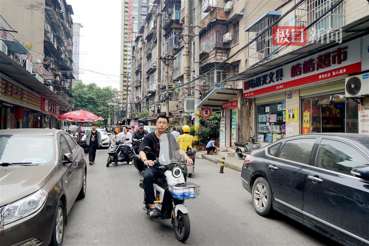 外卖盒饭一再被偷吃，刑拘！汉口闹市有个猛张飞刑警4