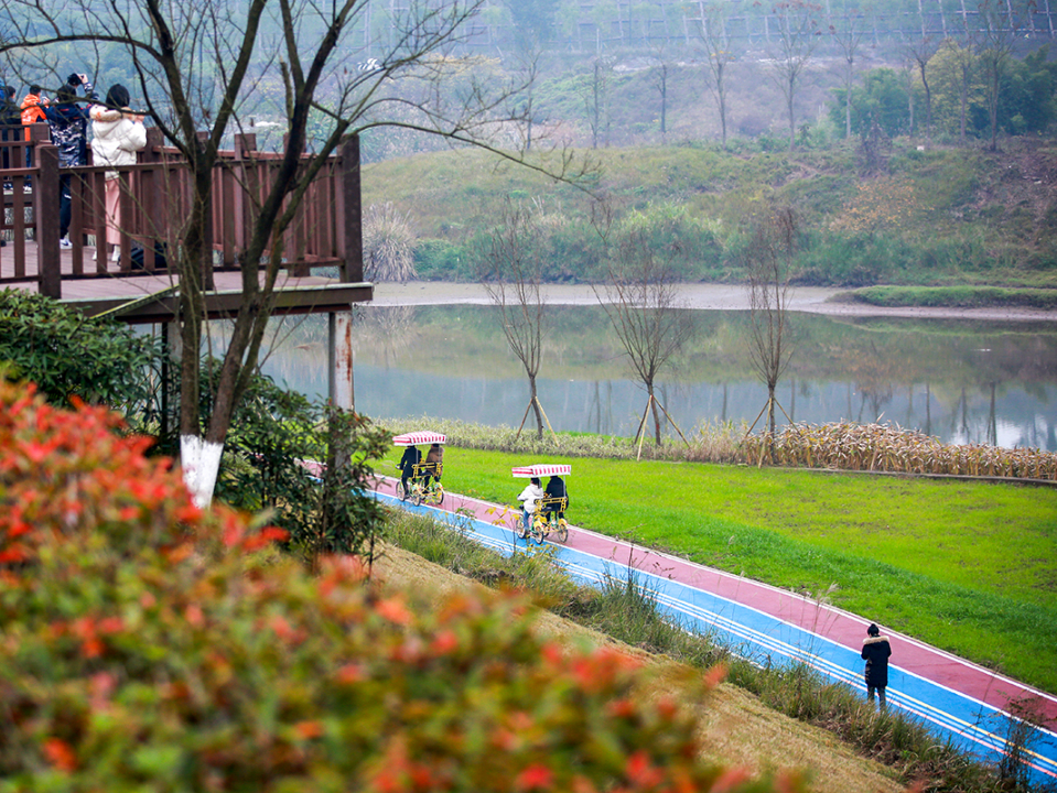 Mountain Cty trails have become a name card of Chongqing. (Photo provided by the Chongqing Housing and Urban-Rural Construction Committee)