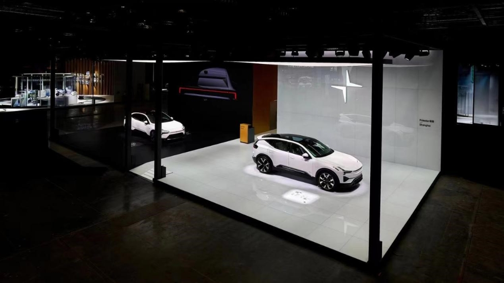 超豪华纯电SUV极星3及纯电高性能轿跑SUV极星4亮相上海国际碳中和博览会。 Polestar极星品牌供图 华龙网发