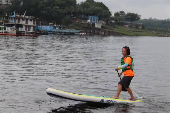 桨板竞速赛。长寿区文化旅游委供图 华龙网发