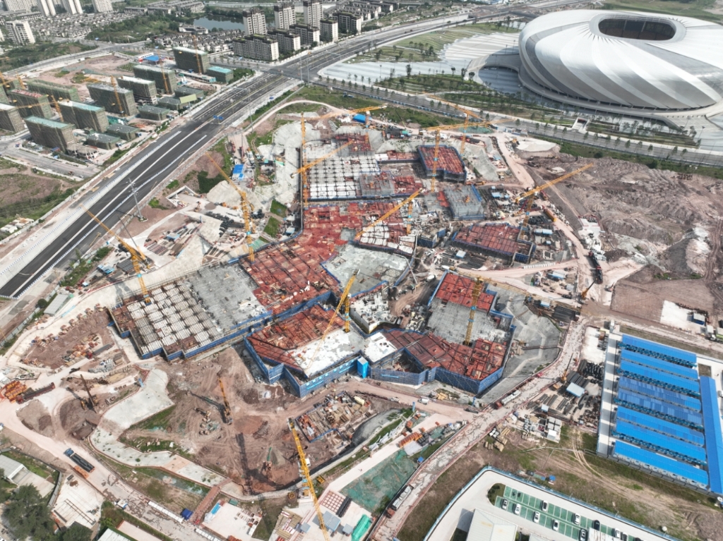 建设中的武汉协和重庆医院项目。中建八局供图