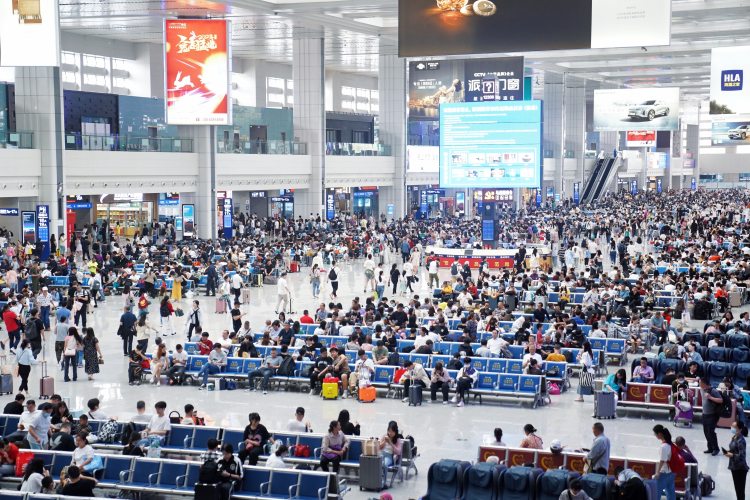 端午假期首日，重庆火车站预计发送旅客24万人次