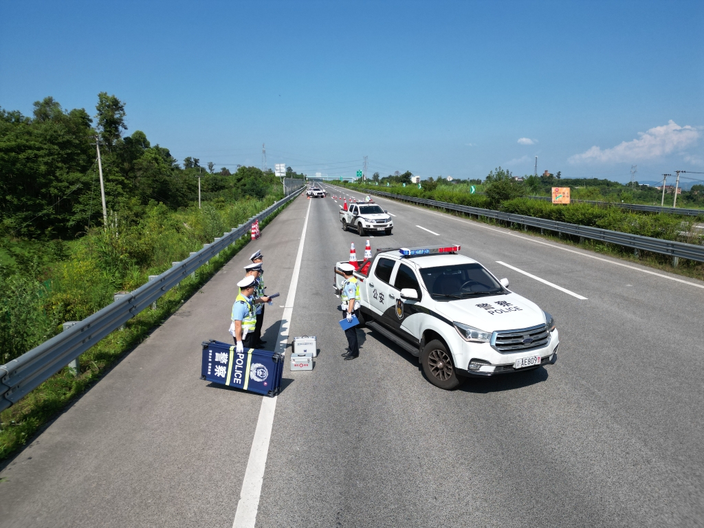 应急演练现场。华龙网-新重庆客户端记者 谢鹏飞 摄