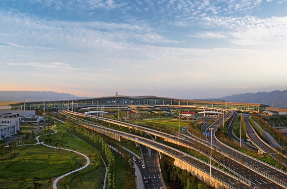 在航空枢纽带动下，重庆临空示范区对外贸易快速增长。重庆机场集团供图 华龙网发