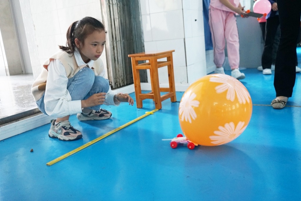 奉节县辽宁小学三四年级“动力小车”比赛