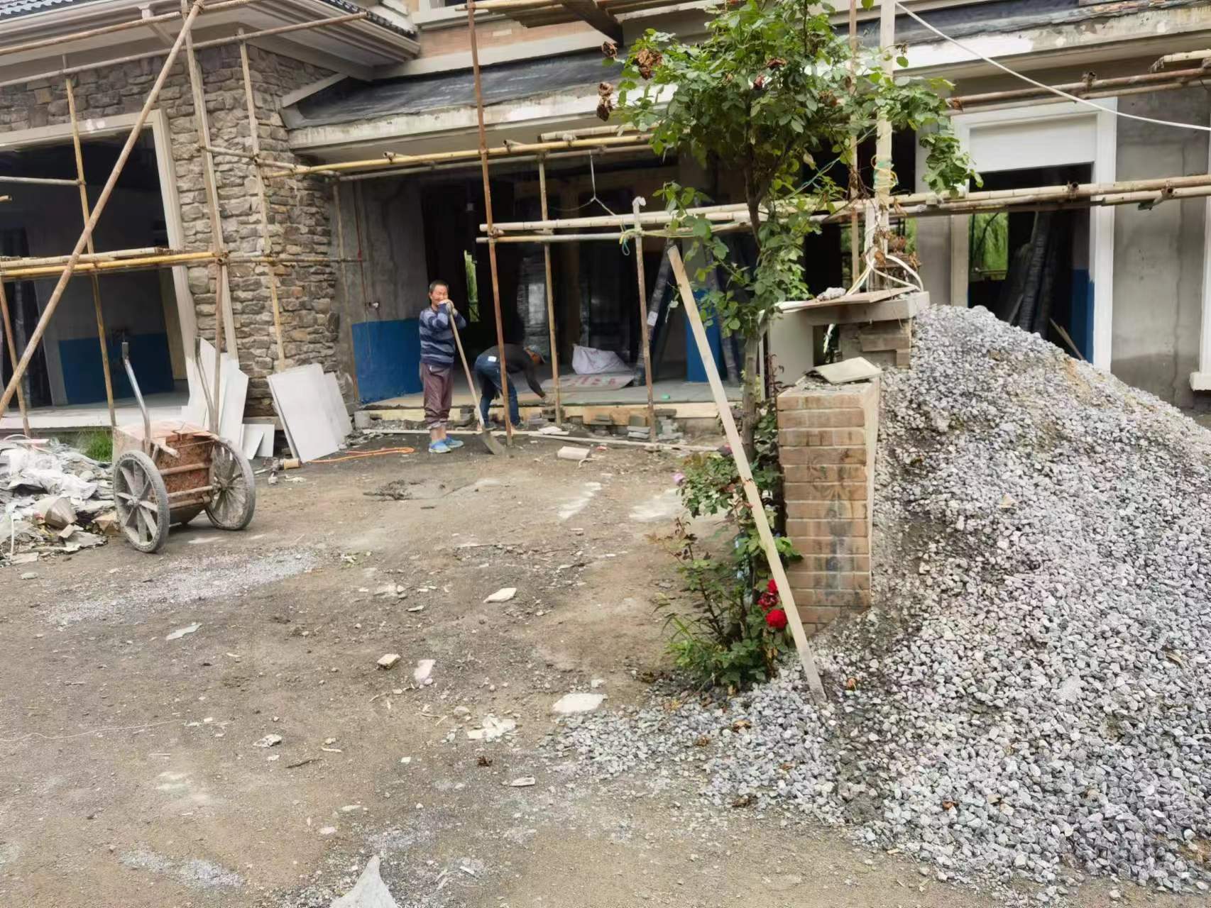 别墅违建被责令停工后仍施工？焦作示范区自规局：如不整改会强拆2