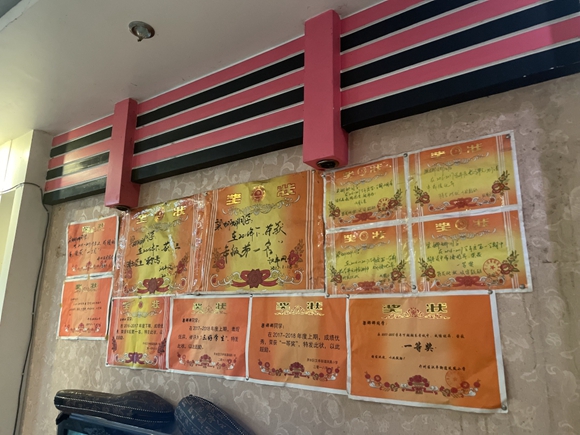 梁娜娜在校表现优异。罗盛杰 摄
