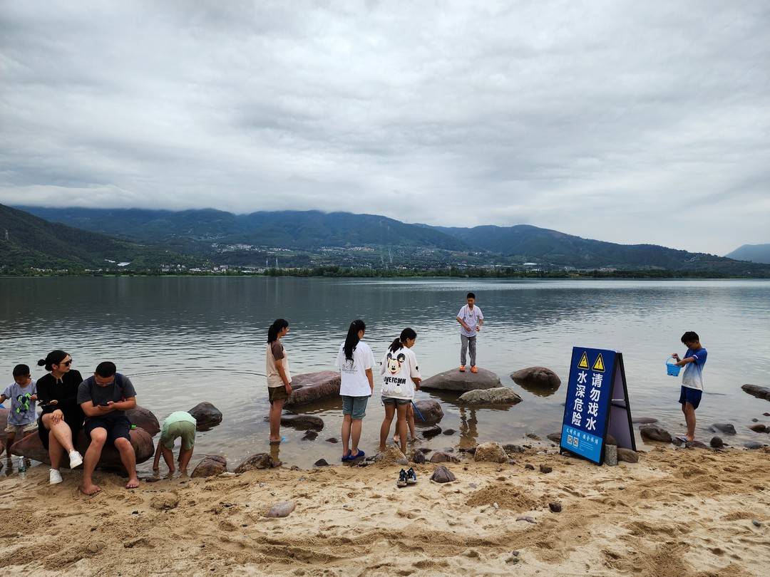 4名女孩在西昌邛海落水1人溺亡3人获救 救人者：很遗憾没能全部救起9
