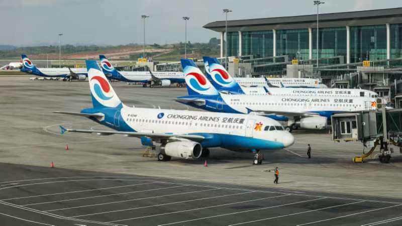 重庆航空暑运期间加密多条航线。重庆航空供图