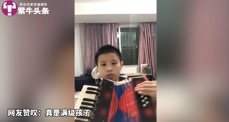 13岁音乐盲童被赞“满级小孩”，还自拍自剪视频成20多万粉丝博主2