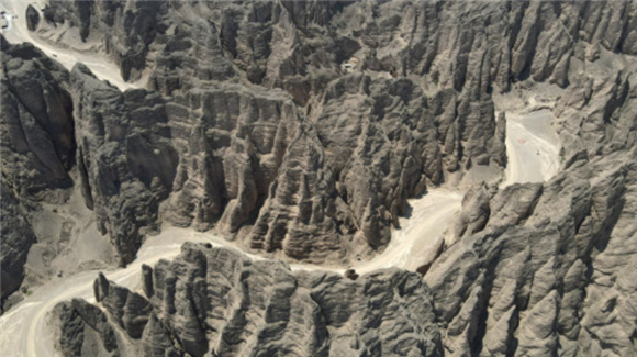 这是7月11日拍摄的黄河石林景色（无人机照片）。新华社记者 陈斌 摄