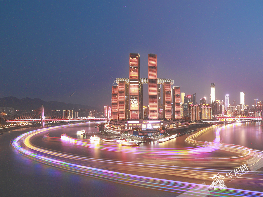 灯火璀璨的重庆夜景。华龙网-新重庆客户端 首席记者李文科 摄