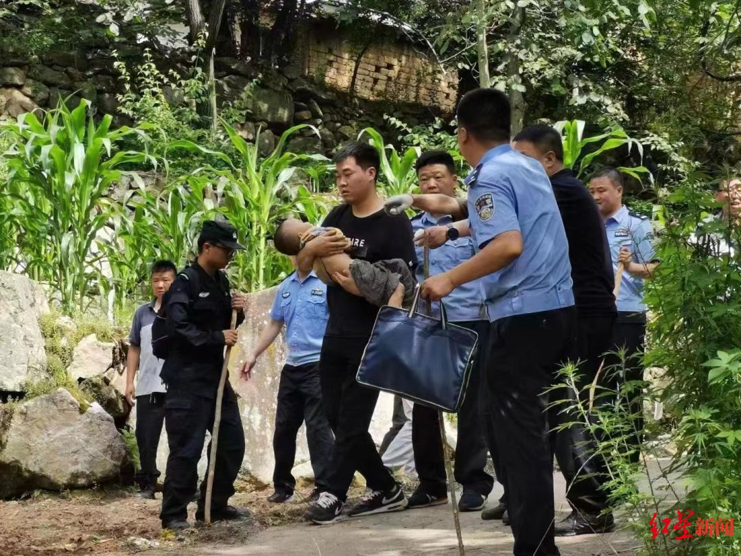 警方披露陕西2岁男童走失6天细节：在家附近山上找到 找寻初期“时间差”导致未能及时发现踪迹1