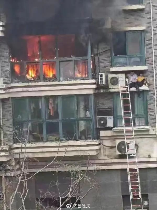 山东退役武警火灾中救下孩子，家长：做孩子干爹吧3