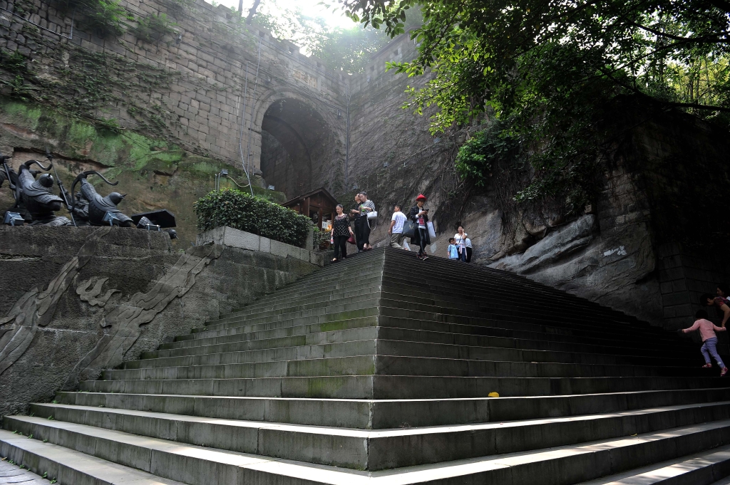 重庆古城墙通远门段城门及城墙