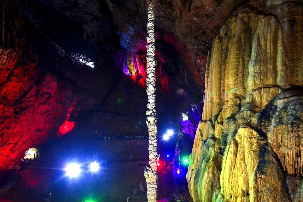 西游洞景区的溶洞景观。万州区文化旅游委供图 华龙网发