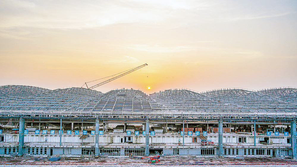 Terminal 3B and the fourth runway of Chongqing Jiangbei International Airport are under construction. (Photographed by Chen Jun and Hu Yuqi)