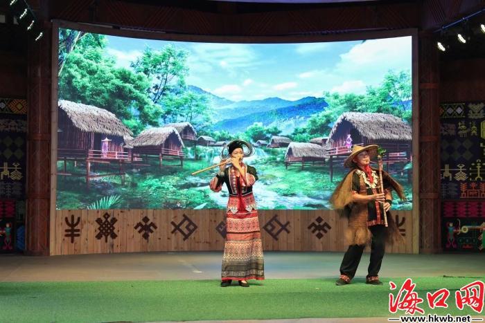 感受多姿多彩的黎苗非遗文化“蓬勃兴起自贸港 旅游发展新热潮”采风团走进海南槟榔谷景区6