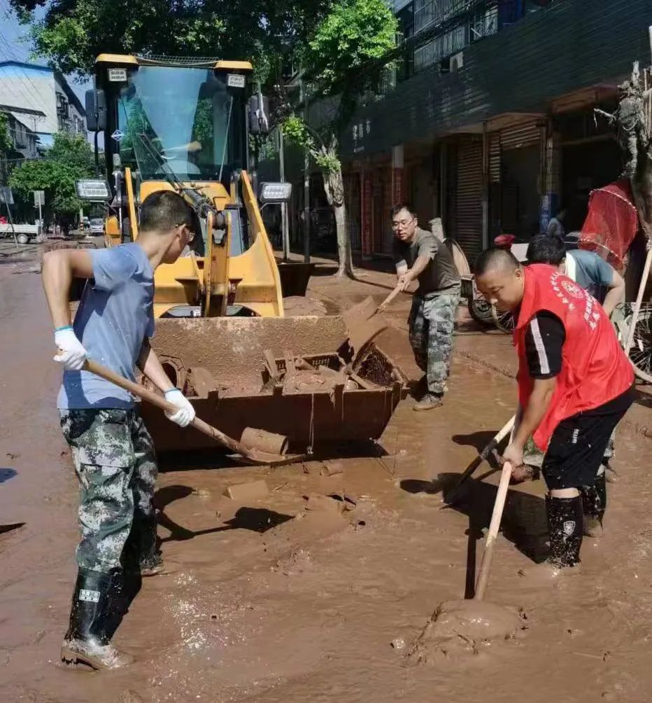 瓊江潼南段再現(xiàn)百年一遇洪水 全區(qū)上下眾志成城打贏防汛遭遇戰(zhàn)18