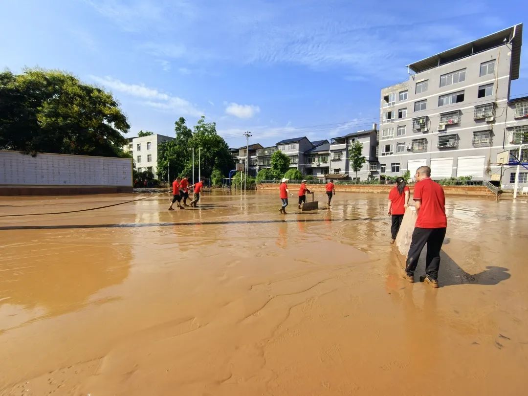 瓊江潼南段再現(xiàn)百年一遇洪水 全區(qū)上下眾志成城打贏防汛遭遇戰(zhàn)20