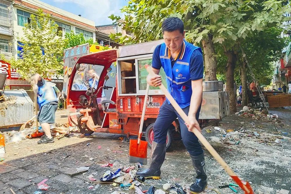 瓊江潼南段再現(xiàn)百年一遇洪水 全區(qū)上下眾志成城打贏防汛遭遇戰(zhàn)14