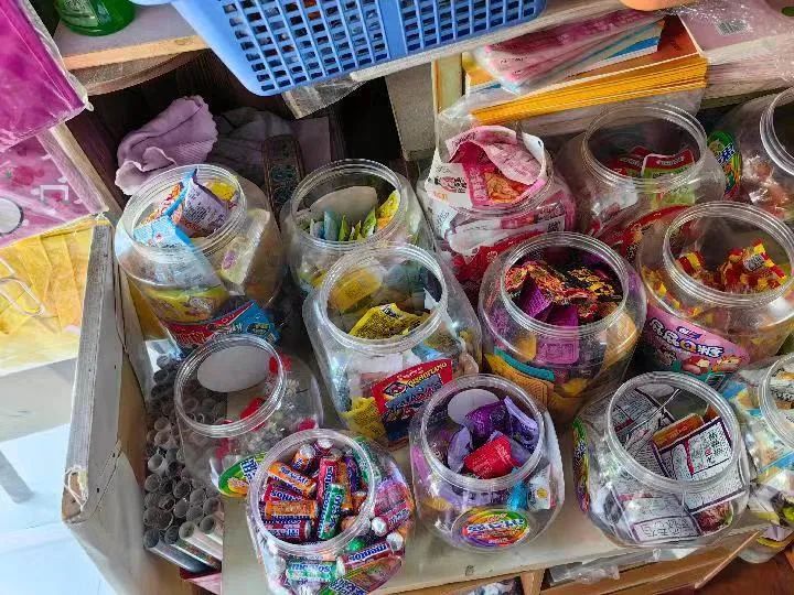 “1元”零食，孩子为何欲罢不能：社交教育，全靠零食？1