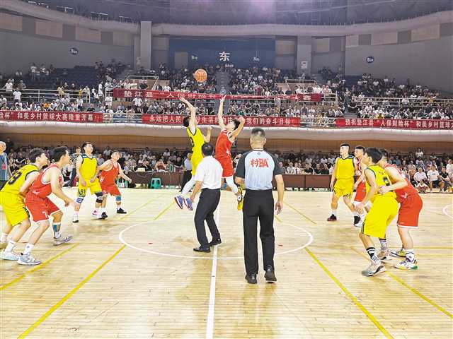 The Dianjiang V(illage)BA Final takes place in Dianjiang Gymnasium on July 7. (Photographed by Gong Changhao / Visual Chongqing)
