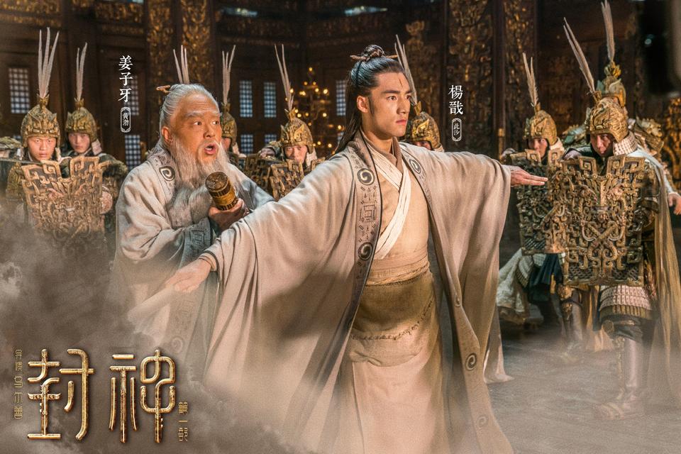 《孤注一掷》《消失的她》等黑马不断，暑期档票房近160亿6
