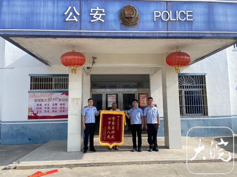 熊孩子豪掷全家积蓄15万买玩具 含多架无人机 警方:均已毁损无法退货1