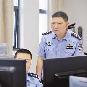 綦江区公安局副局长罗鑫江——打击电诈 守护老百姓的“钱袋子”
