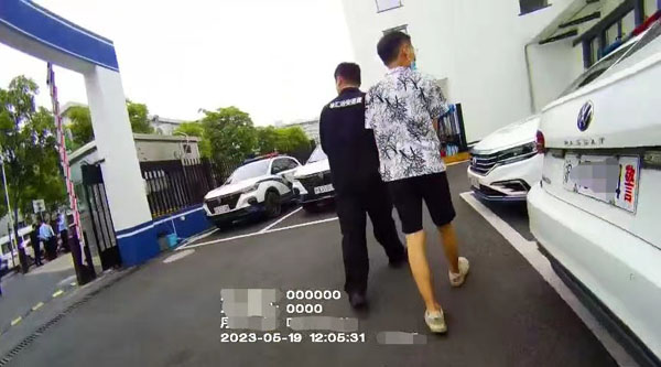 《孤注一掷》现实版：19岁的他如何逃离电诈“魔窟”？1