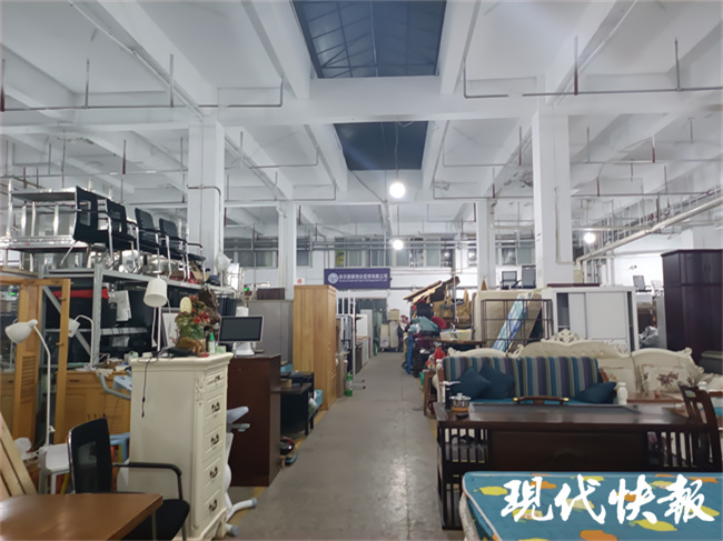 卖了不值钱，扔又没处扔……废旧家具该怎么处理？2