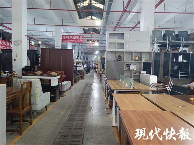 卖了不值钱，扔又没处扔……废旧家具该怎么处理？1