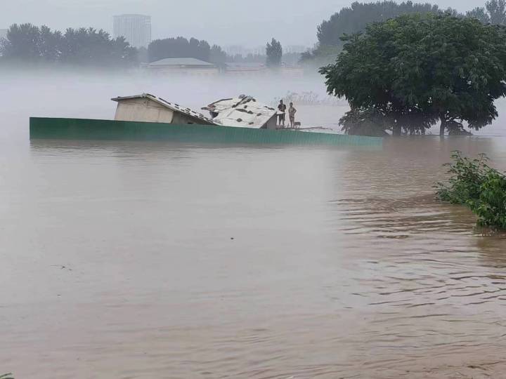 “有生以来见过最大的雨” 极端降雨后民间救援力量正挺进华北1