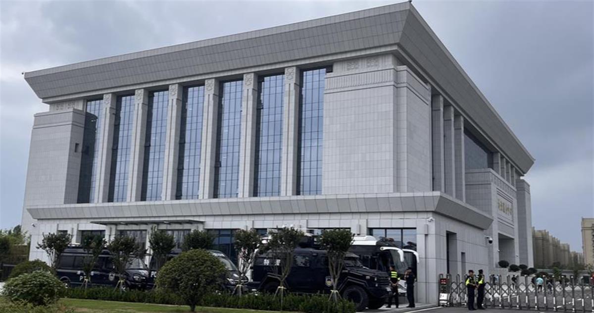 洛阳“宋氏四兄弟涉黑案”开审，坊间曾流传“刑警斗不过盗墓贼”，“保护伞”系司法厅原厅长1