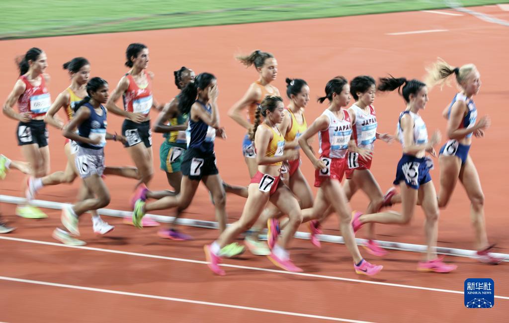 成都大运会丨田径——女子10000米：夏雨雨夺冠2