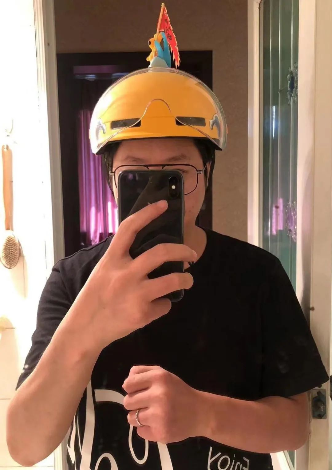世界500强总监被裁后跑外卖：当你身上有压力时，身段之类都是虚的1