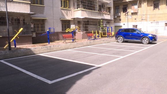 小区改造后新规划的停车场地。 大足区委宣传部供图 华龙网发