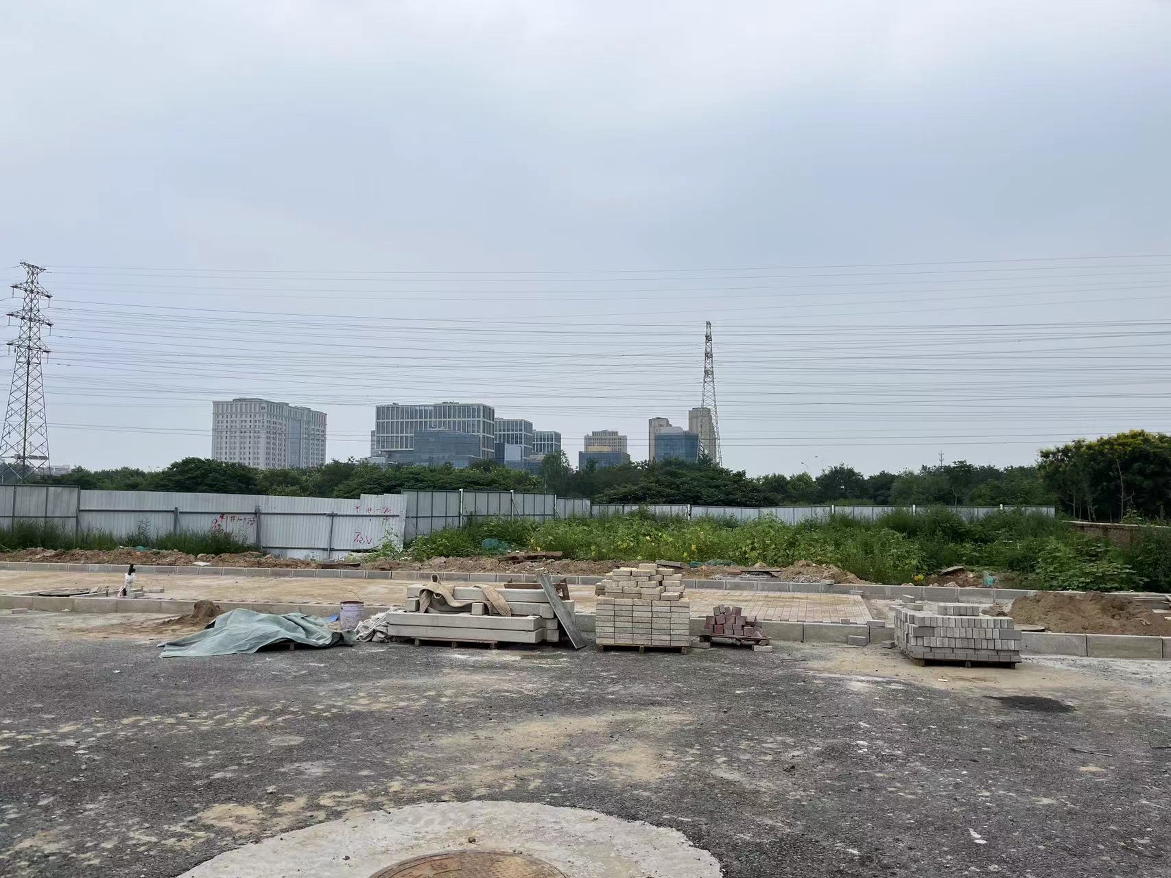 北京一小区通勤路只差200米,修通竟要五六年?3