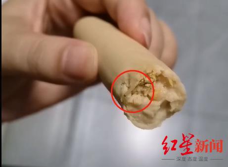 女子反映在超市所购火腿肠里发现蛆虫 企业方已当面致歉，补偿1000元1