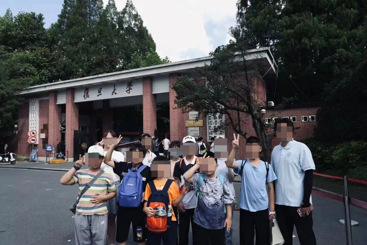 研学团涌入高校背后：免预约？食堂就餐？还能校内会议室办活动？1