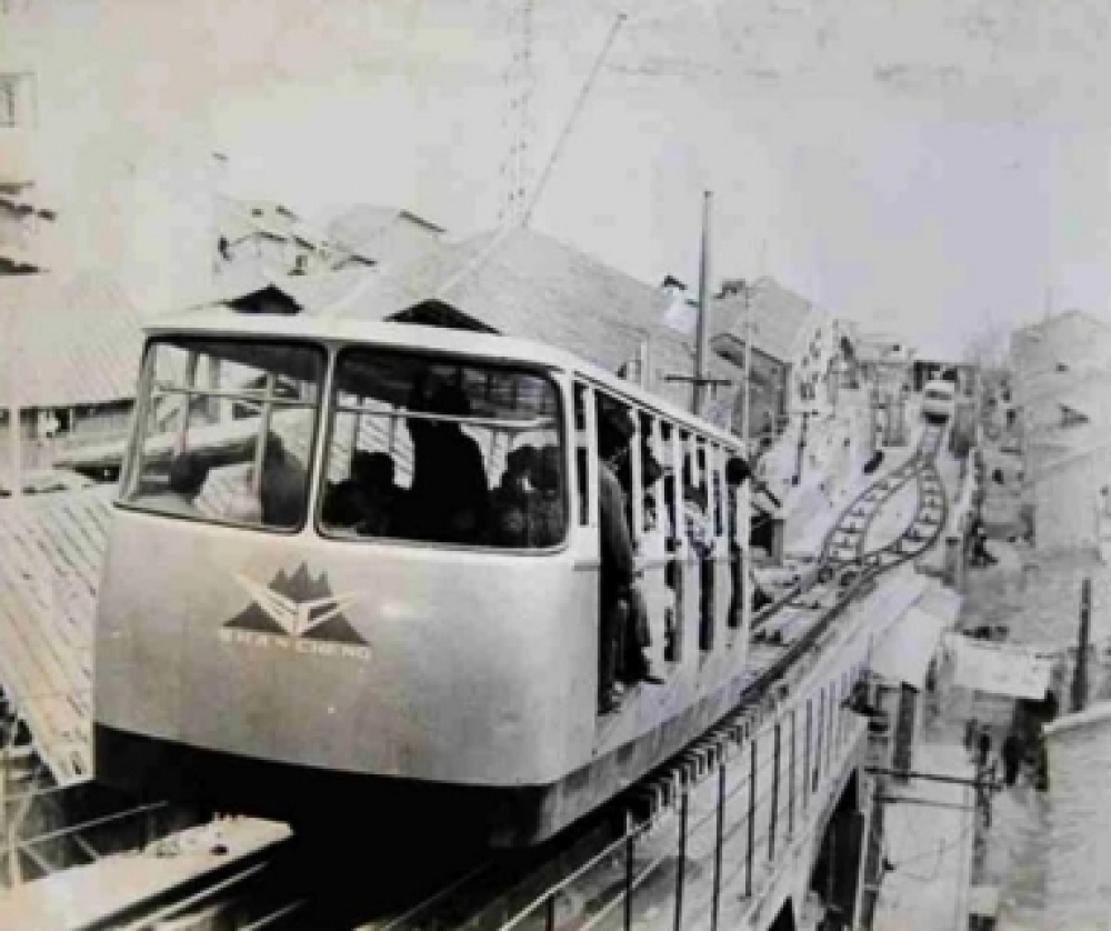 Old photo of Wanglongmen Cable Car (Photo provided by Yuzhong Cultural Relic Protection and Management Administration)