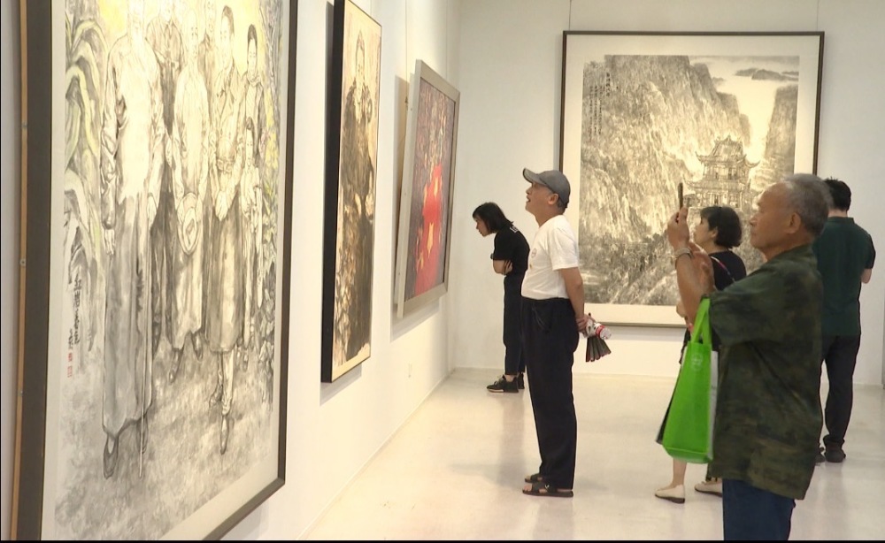  “正气清风——2023重庆市廉洁文化作品展”全市巡展首站在渝中开幕1